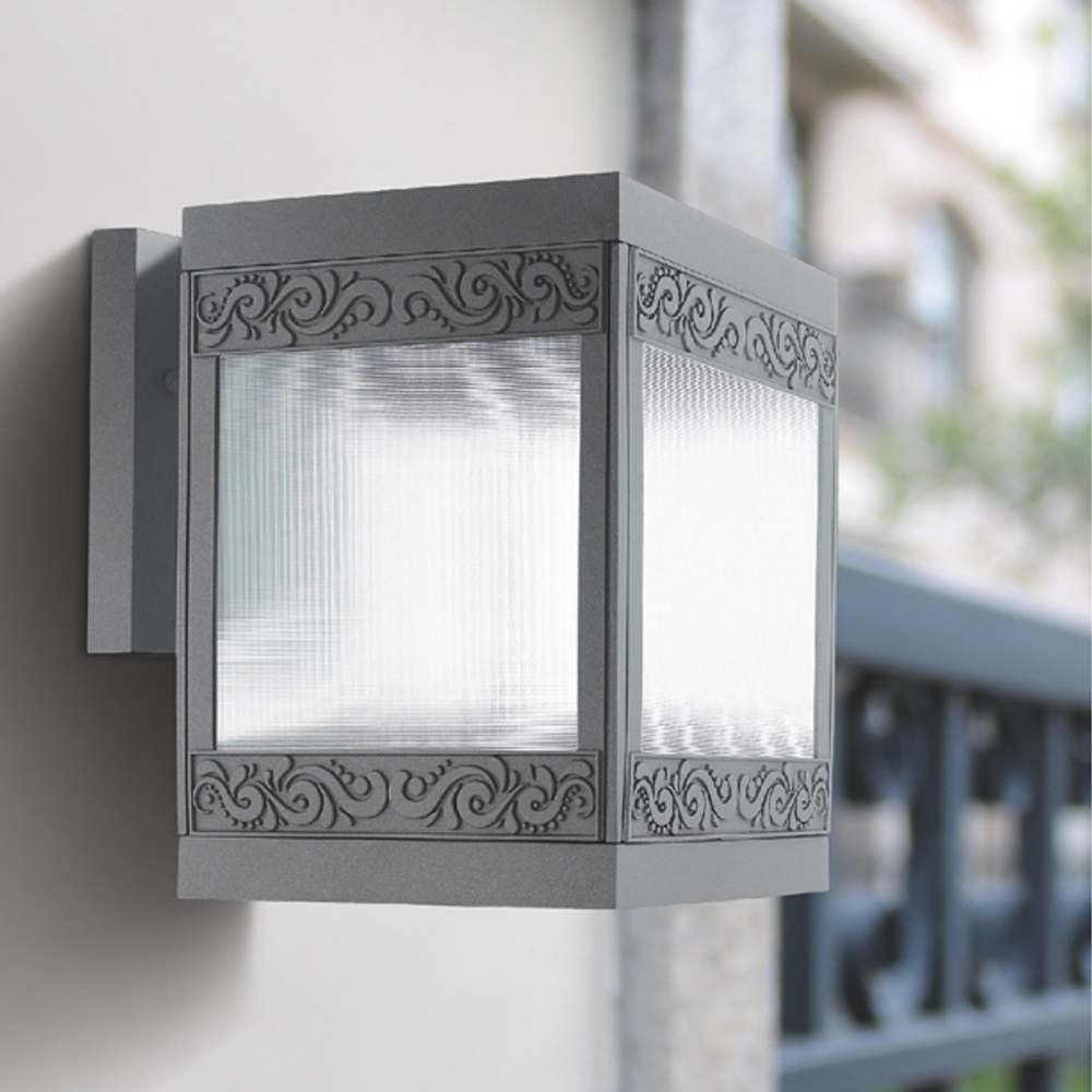 Outdoor Wall Light 6601- E27 Glass Diffuser - Dark Grey/Silver