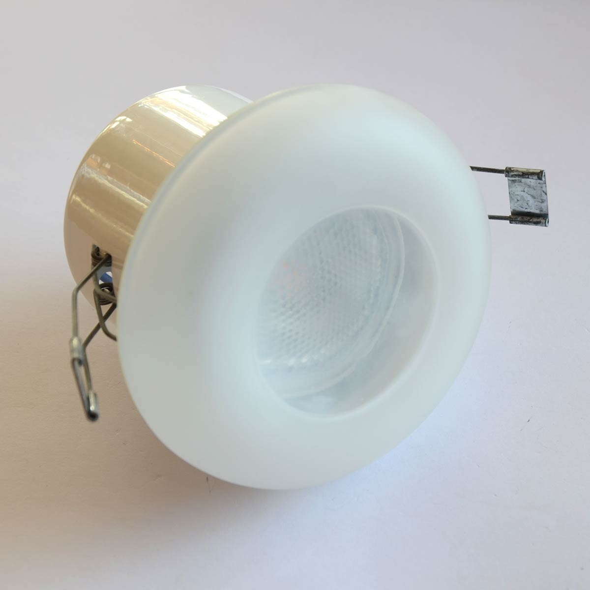الأضاءة الداخلية - إضاءة سبوت - اللون أبيض R-623-Xenon-MR16